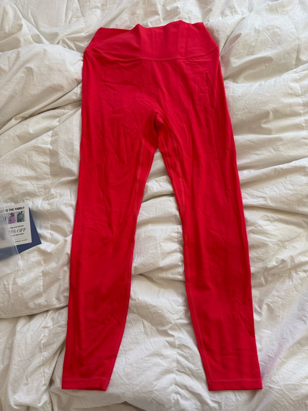 NWT: Comfrt Hibiscus Tags